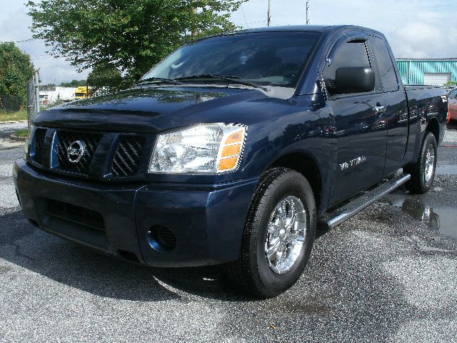 Nissan Titan SE 2WD Pickup Truck