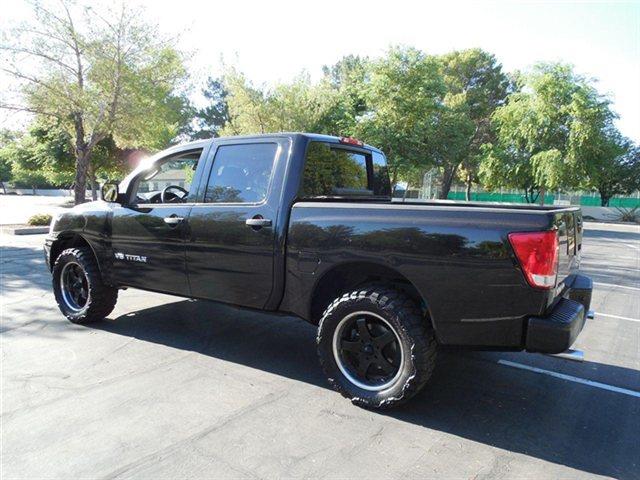 Nissan Titan 2006 photo 2