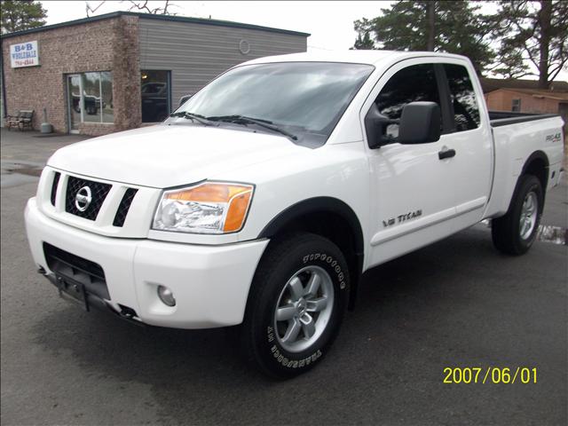 Nissan Titan 2008 photo 1