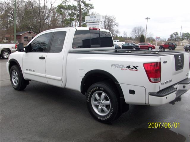 Nissan Titan 2008 photo 2