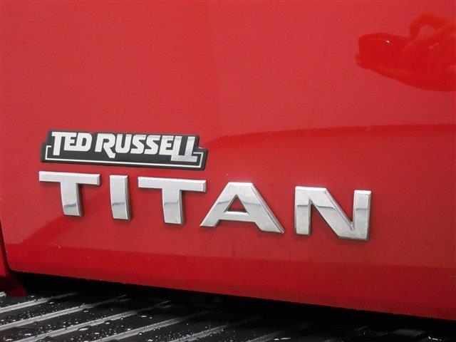 Nissan Titan LX Minivan Pickup Truck