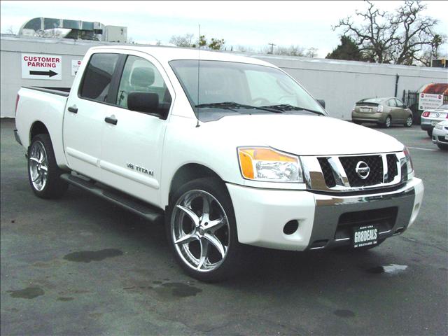 Nissan Titan Lx-4wd Pickup