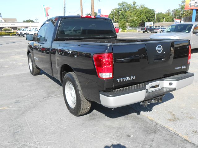 Nissan Titan 2008 photo 2