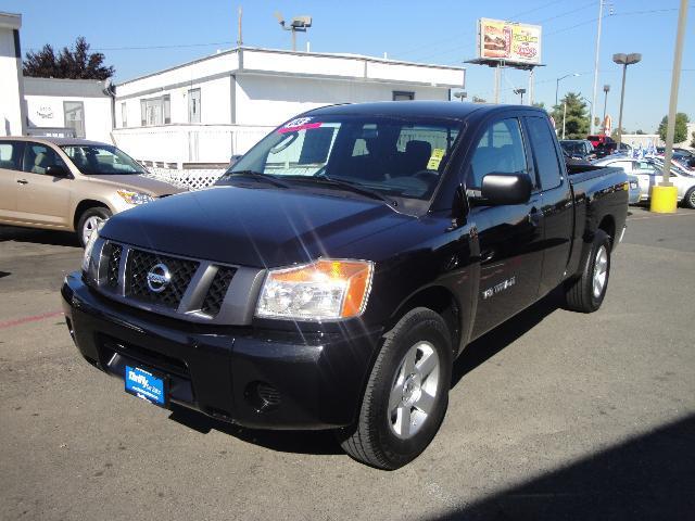 Nissan Titan Lx-4wd Pickup