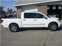 Nissan Titan SE Pickup