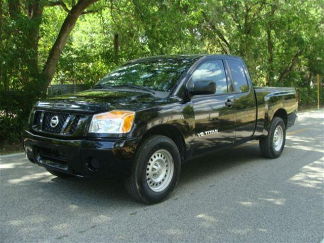 Nissan Titan GLS Touring A/T Pickup