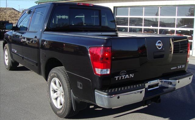 Nissan Titan 2010 photo 2