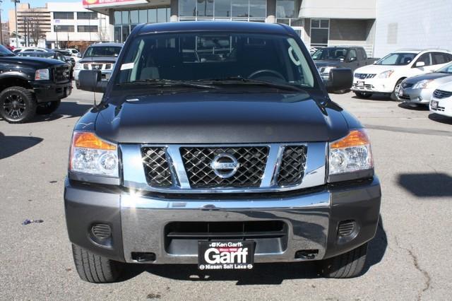 Nissan Titan 2010 photo 1