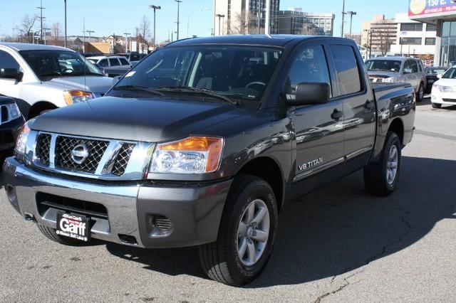 Nissan Titan 2010 photo 2