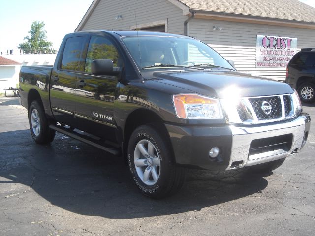 Nissan Titan 2010 photo 2