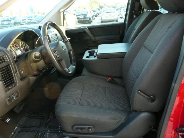 Nissan Titan 2010 photo 4