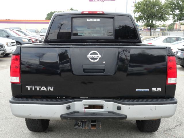 Nissan Titan 2010 photo 2