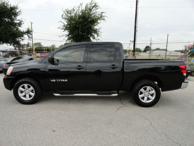 Nissan Titan 2010 photo 4