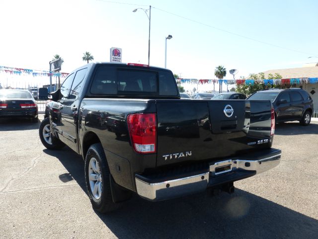 Nissan Titan 2010 photo 4