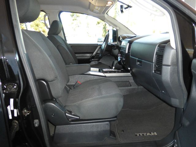 Nissan Titan 2010 photo 40