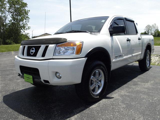 Nissan Titan 2010 photo 10