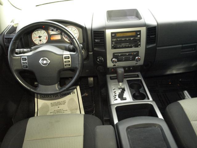 Nissan Titan 2010 photo 2