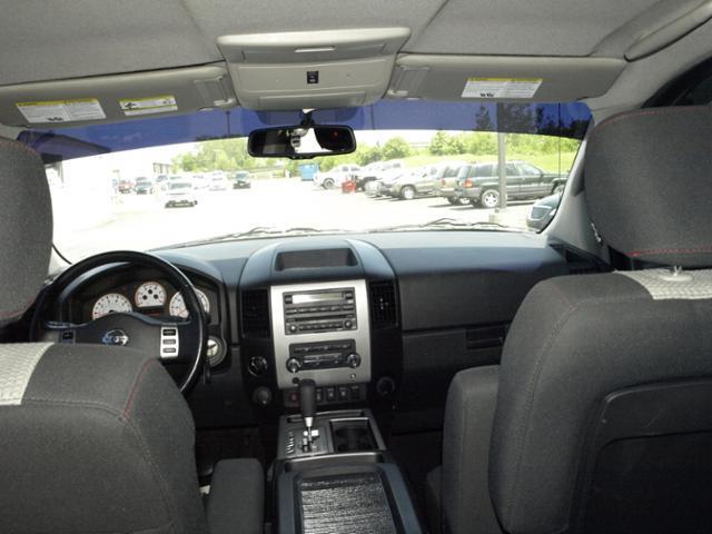 Nissan Titan 2010 photo 3