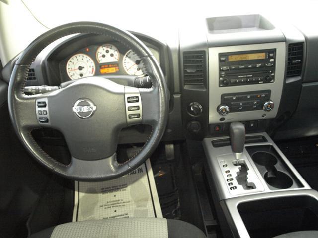 Nissan Titan 2010 photo 5