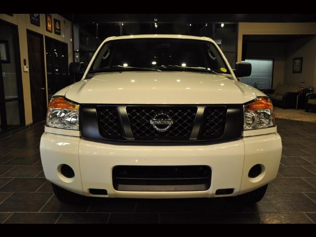 Nissan Titan 2010 photo 1