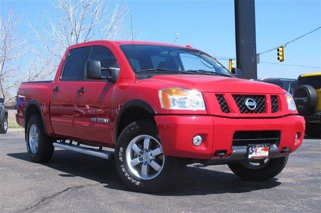 Nissan Titan 2010 photo 1