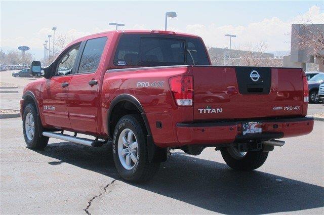 Nissan Titan 2010 photo 2