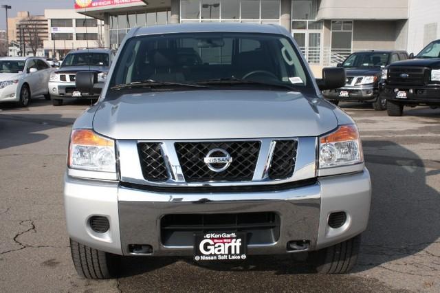 Nissan Titan 2010 photo 1