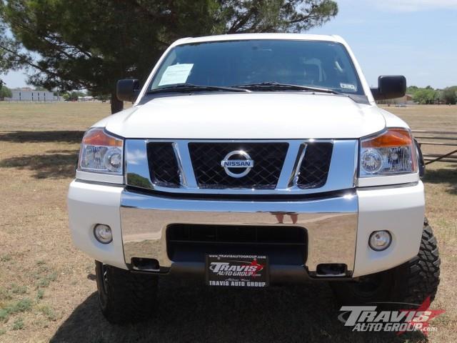 Nissan Titan 2011 photo 1