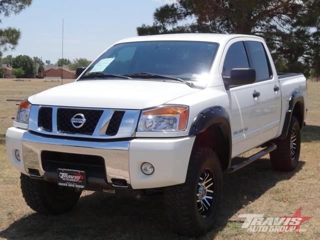 Nissan Titan 2011 photo 2