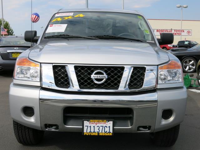 Nissan Titan 2011 photo 1