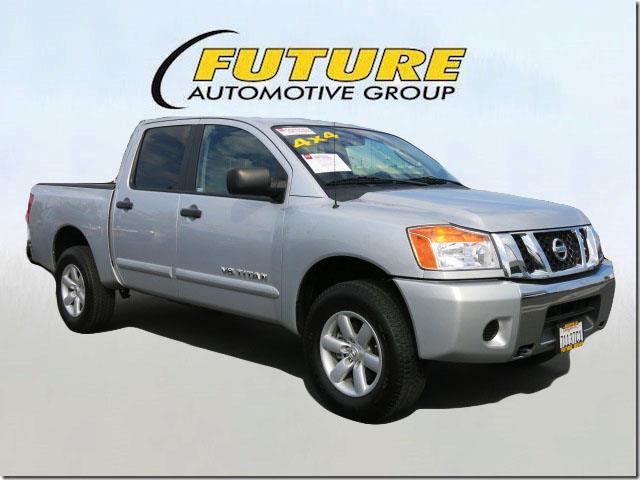 Nissan Titan 2011 photo 3