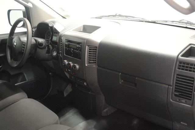 Nissan Titan 2011 photo 3