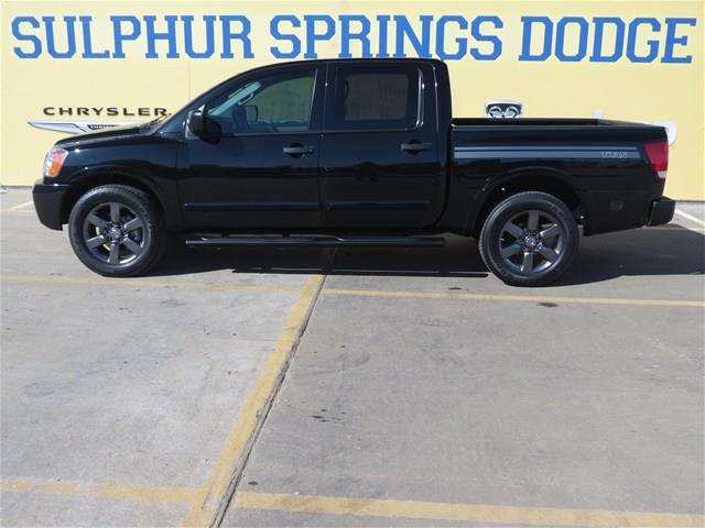 Nissan Titan XR Pickup Truck