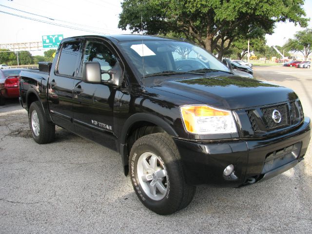 Nissan Titan 2012 photo 1