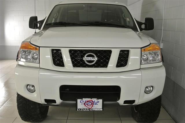 Nissan Titan 2012 photo 3