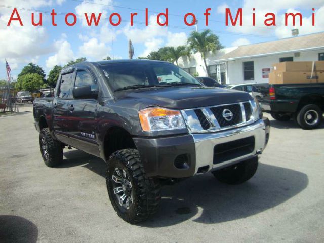 Nissan Titan 2012 photo 1