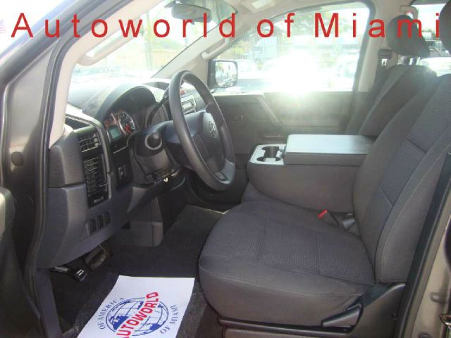 Nissan Titan 2012 photo 2