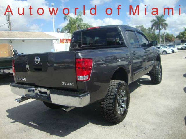 Nissan Titan 2012 photo 3