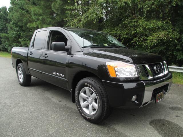 Nissan Titan 2012 photo 1