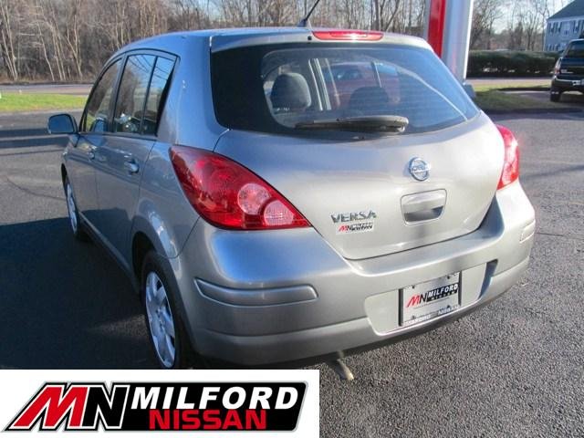 Nissan Versa 2007 photo 2