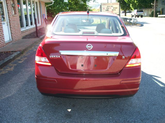 Nissan Versa 2007 photo 2