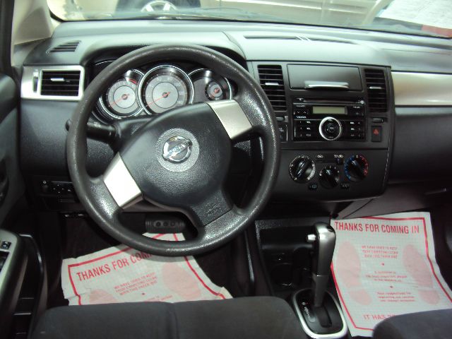 Nissan Versa 2007 photo 11