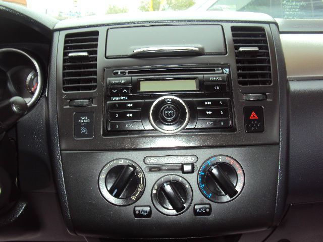 Nissan Versa 2007 photo 2