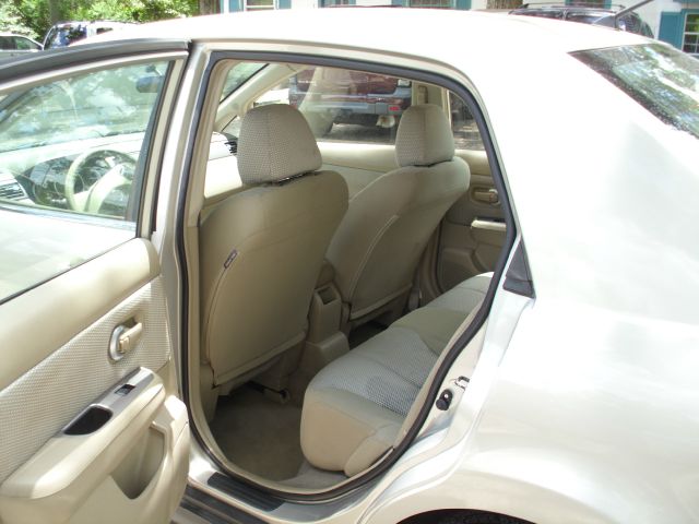 Nissan Versa 2007 photo 12