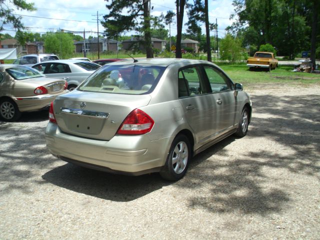 Nissan Versa 2007 photo 13