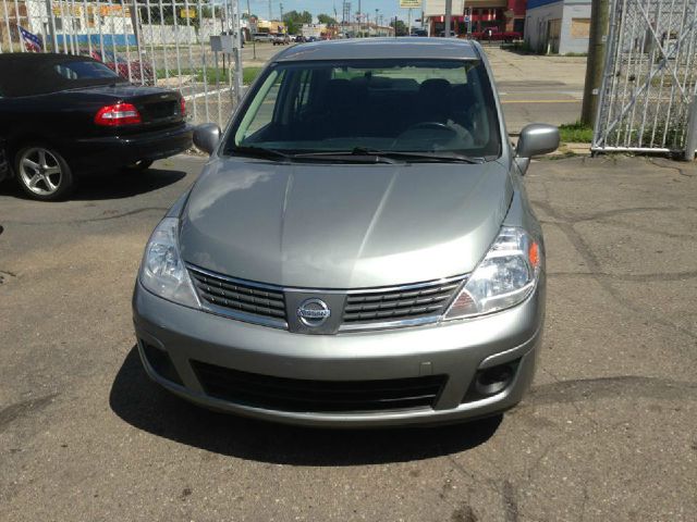 Nissan Versa 2007 photo 1