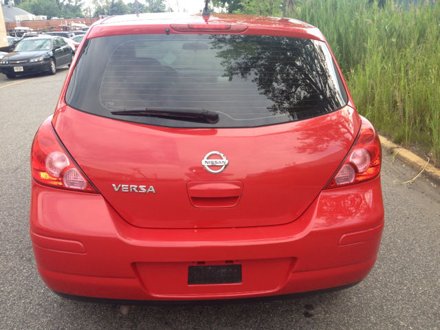 Nissan Versa E43 Hatchback