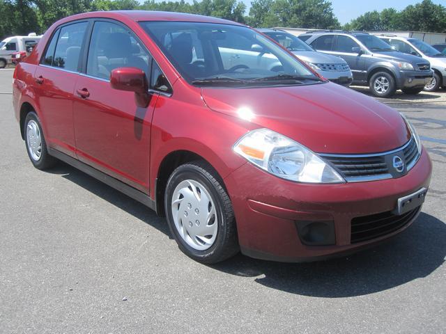 Nissan Versa E43 Sedan