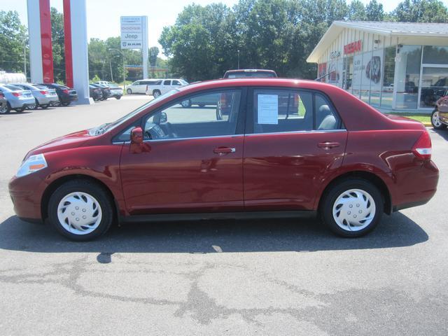 Nissan Versa 2007 photo 2