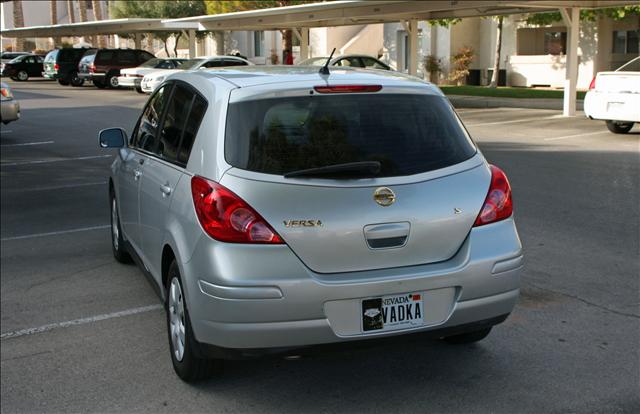 Nissan Versa 2007 photo 2